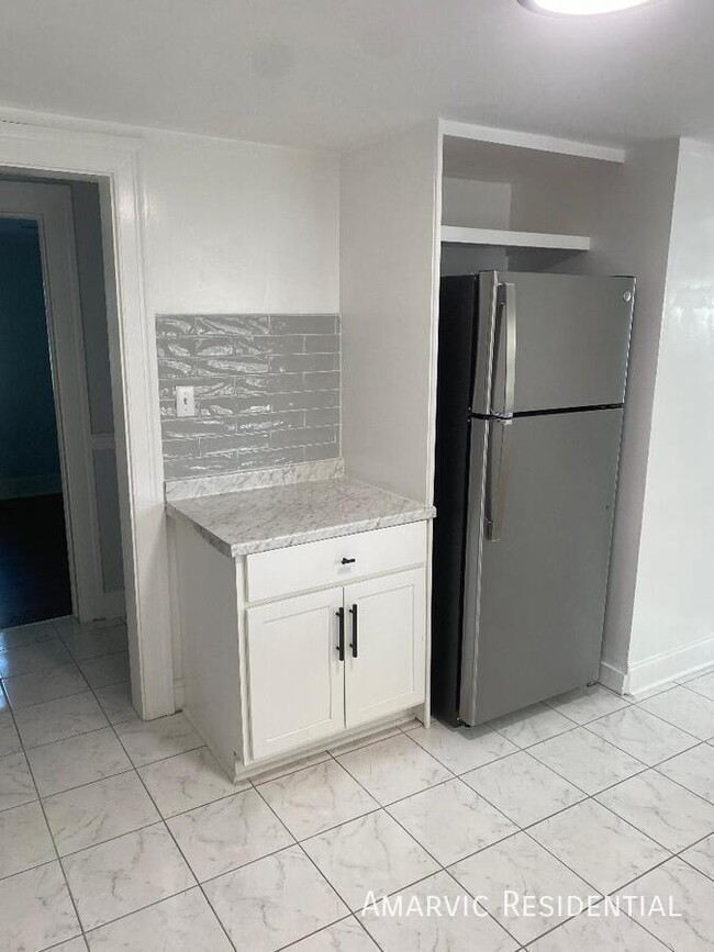 Photo - 415 Singletary St SE