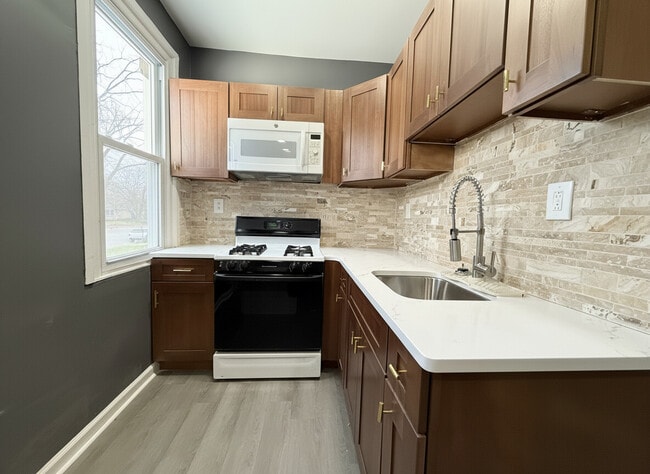 Photo - 347 Kerlin St Unit 1