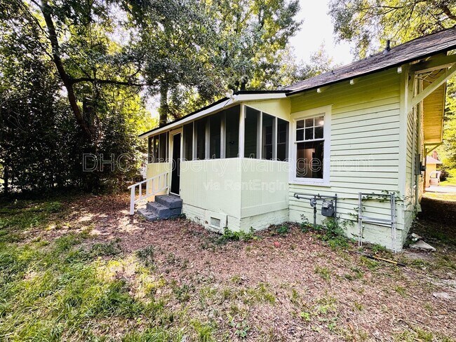 Photo - 2207 Bell St