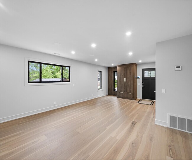 Photo - 466 East St