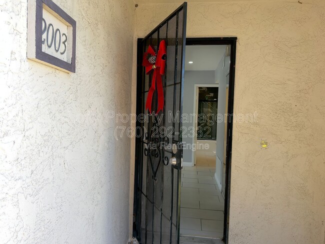 Building Photo - 450 W Vermont Ave Unit 2003