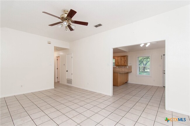 Photo - 11 Basswood Ct