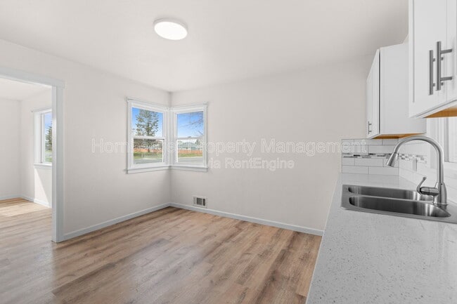 Photo - 6950 N Crestline St