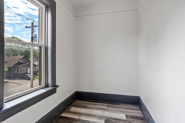 Photo - 300 Sherry St Unidad 403 Isabella Street