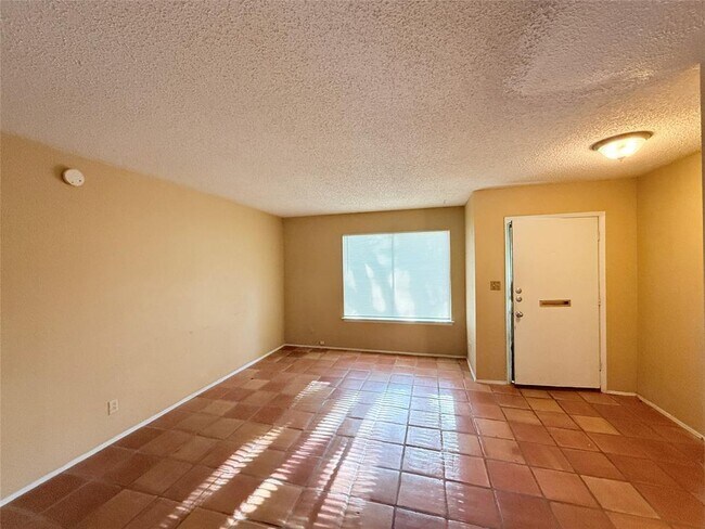 Photo - 9611 Blue Creek Ln