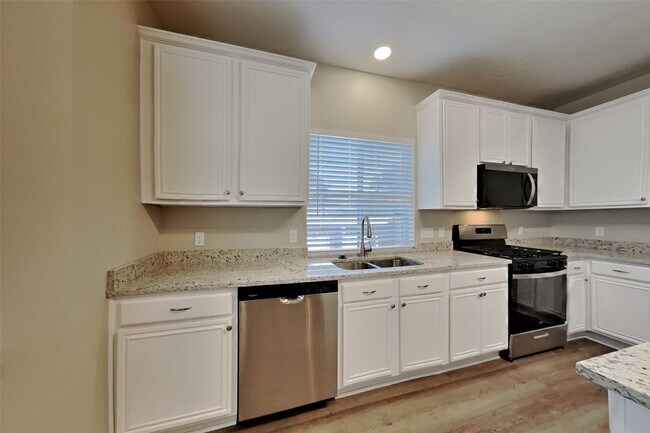 Photo - 3202 Stoneydale Ln