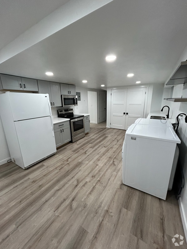 Building Photo - 321 E 1040 N Rental