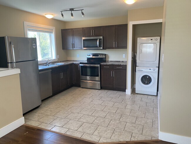 Photo - 498 Menzies Ridge Dr