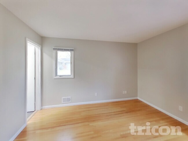 Photo - 3820 Union Terrace Ln N