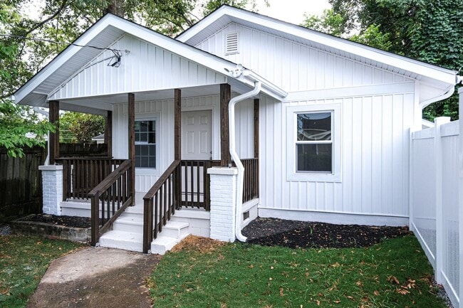 Photo - Charming 2BR/1BA Home in the West End Hist...