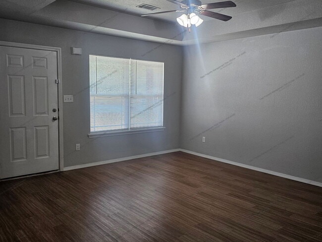 2121 Ingalls Ln