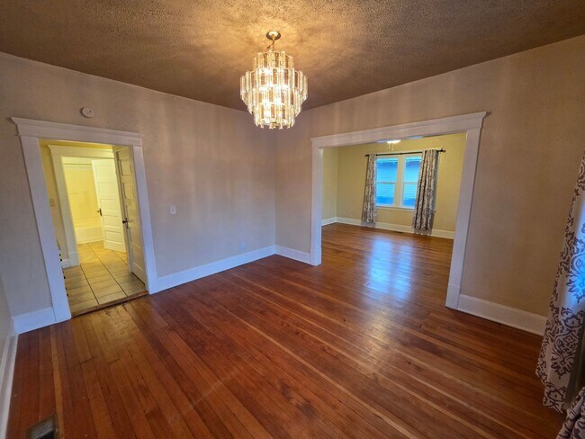 Photo - N Madelia St Unidad 1226 N Madelia St