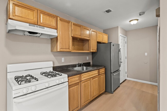 Photo - 113 E Main St