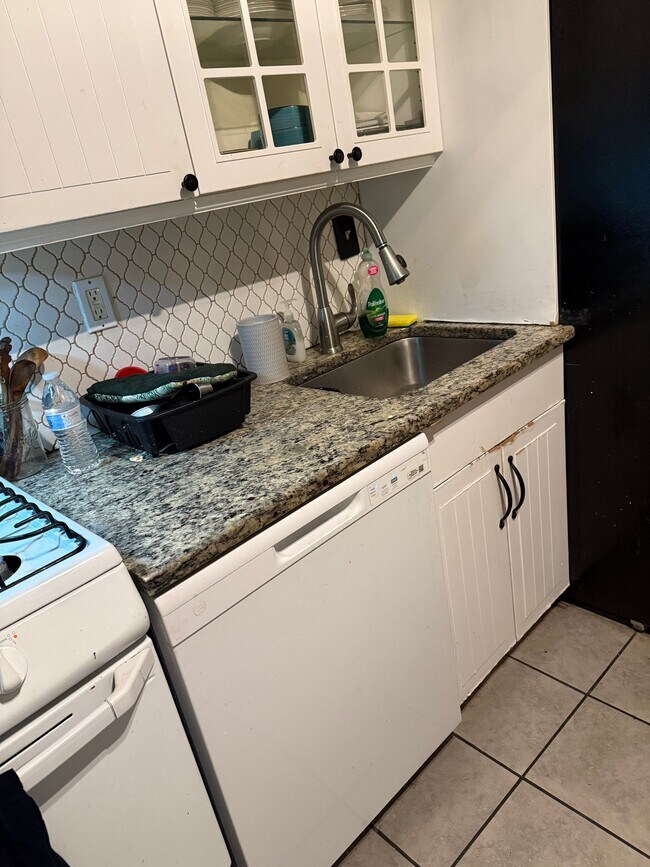 Photo - 1290 Battery Ave