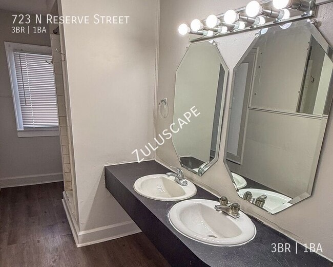 Photo - 723 N Reserve St