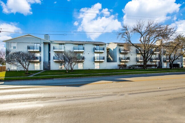 Photo - Gastonian - 207 Unit 207