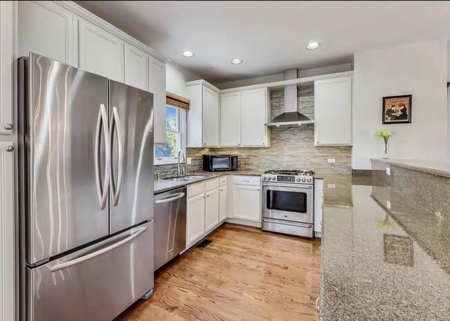 Photo - 1802 W Diversey Pkwy