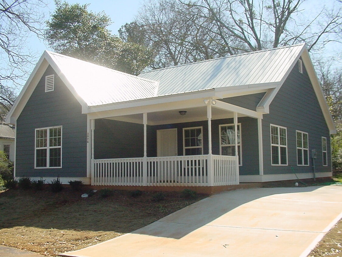 Cute 3 Bedroom Home on Private Street - Cute 3 Bedroom Home on Private Street