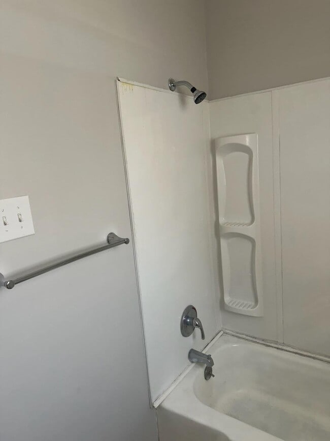 Photo - 208 Cloverleaf Dr Unit 7