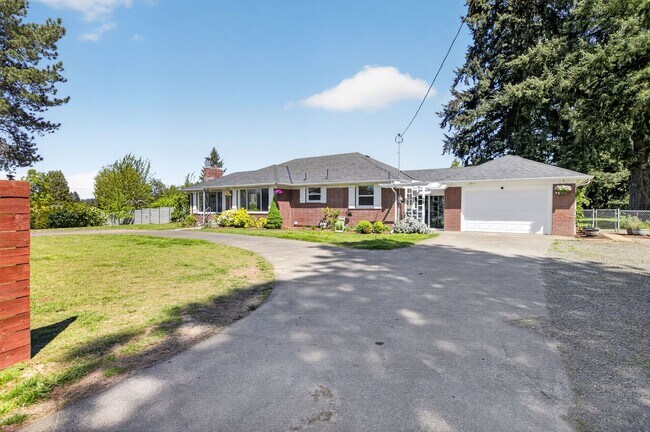 Photo - Stunning 4 bed + office, 4 bath rental home in Damascus!