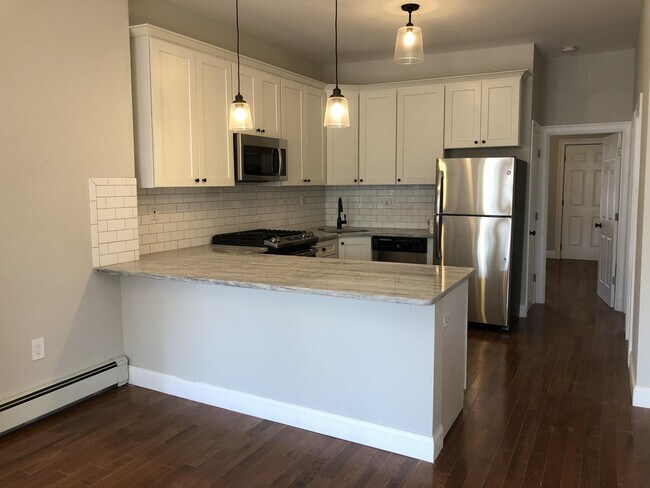 Building Photo - 12 Chelsea St Unit 3 Rental