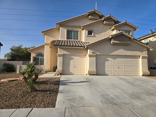 Building Photo - 2 story, 2 car garage, 5 bedroom, coveredpatio, All appliances. move in ready home with solar inc...