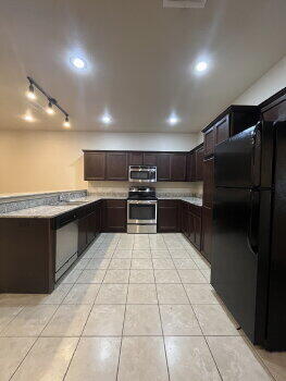 Photo - 3205 112th St