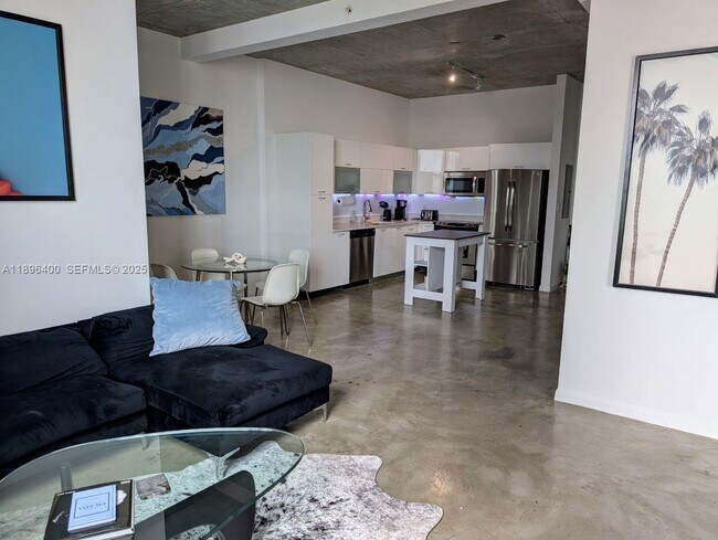 Photo - 234 NE 3rd St Unidad 1204