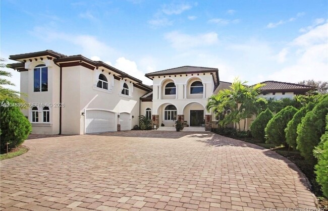 Building Photo - 12802 Grand Oaks Dr