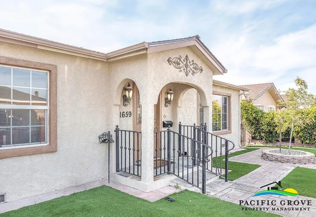 Photo - Bright and Roomy 2 Bedroom 2 Bathroom Home