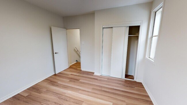 Photo - Gladstone & Bell