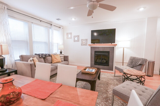 Photo - 1008 Tremont St Unidad 5