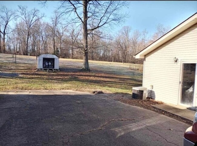 Photo - 744 Chandler Ave