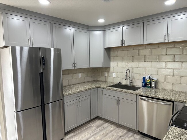 Photo - SOMB3171 Unit #101
