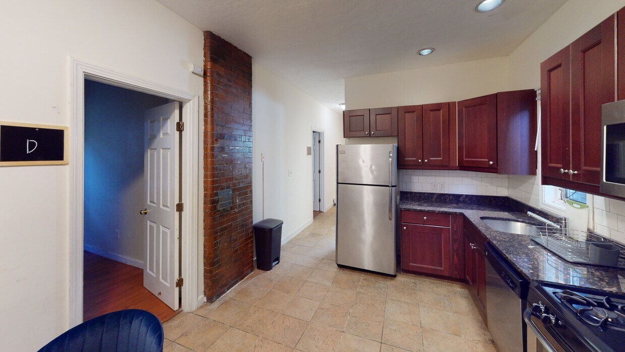 Photo - Private bedroom in 4 bed/1.5 bath Home