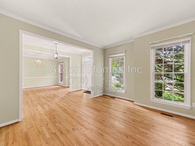 Photo - 6034 Sumner Rd