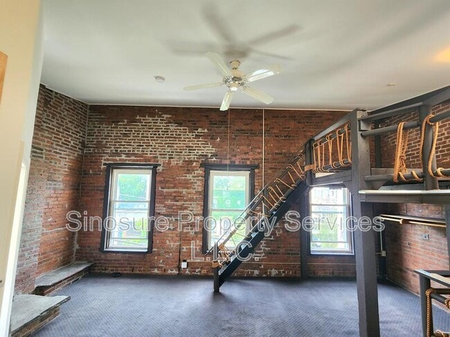 250 Lark St