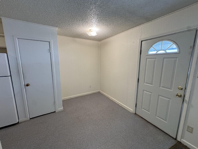 Photo - 5909 East F M 40