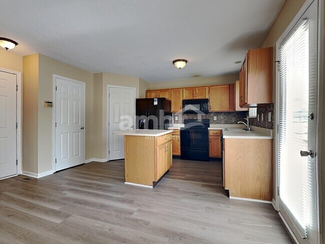 Photo - 161 Lakeview Dr