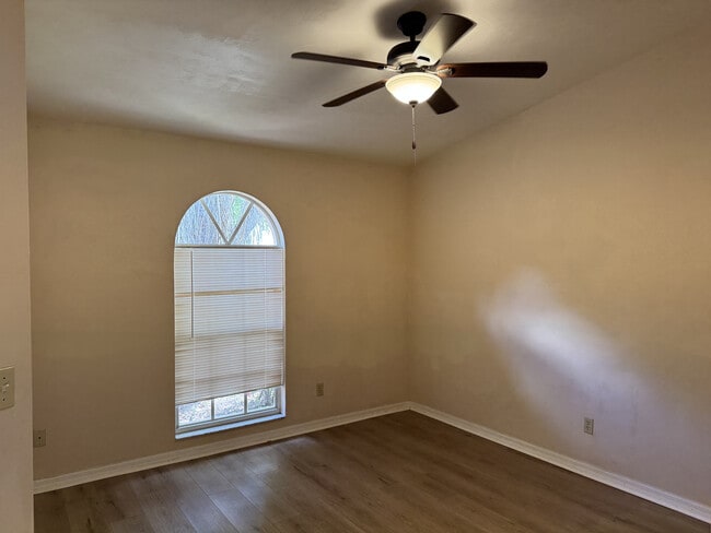 Photo - 12303 Londonderry Ln