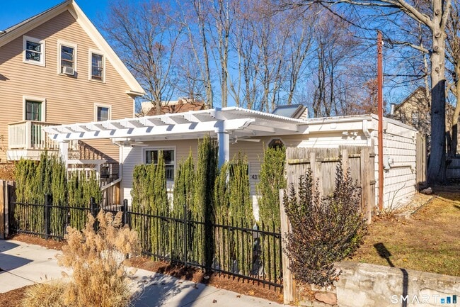 Photo - 43 Woodland St