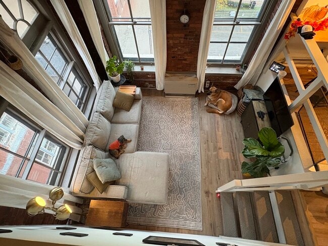 Photo - 99 Silver St Unit 4-6