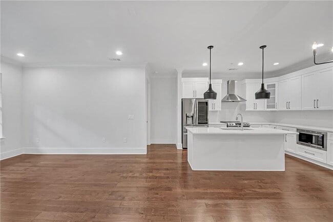 Photo - 6890 Peachtree Dunwoody Rd Unidad 104