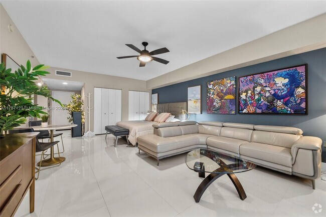 Building Photo - 475 Brickell Ave Unit 1810 Rental