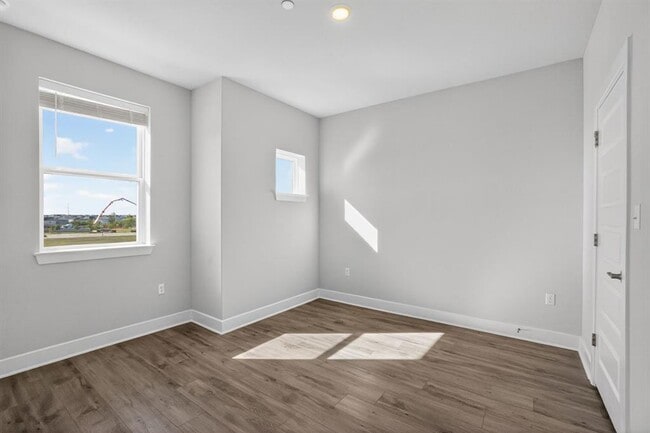 Photo - 213 Flowers Ave