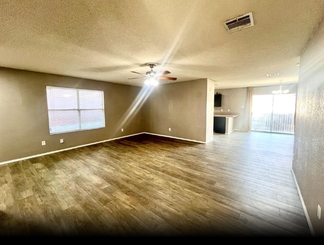 Photo - 9908 Peregrine Trl