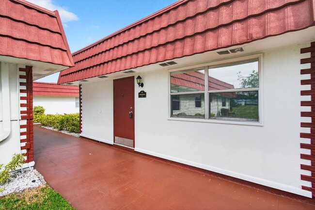 Photo - 213 Waterford Cresent