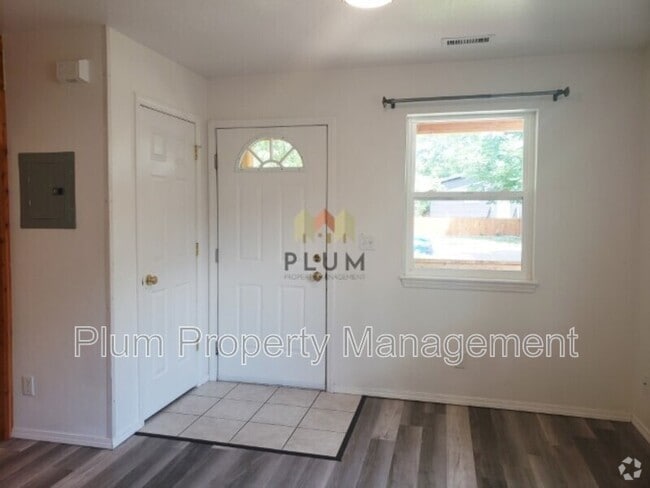 Building Photo - 1935 S 12th St W Unit A Rental