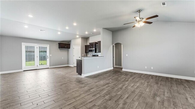 Photo - 200 Post Oak Ave