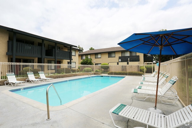 Glen Oaks Apartments